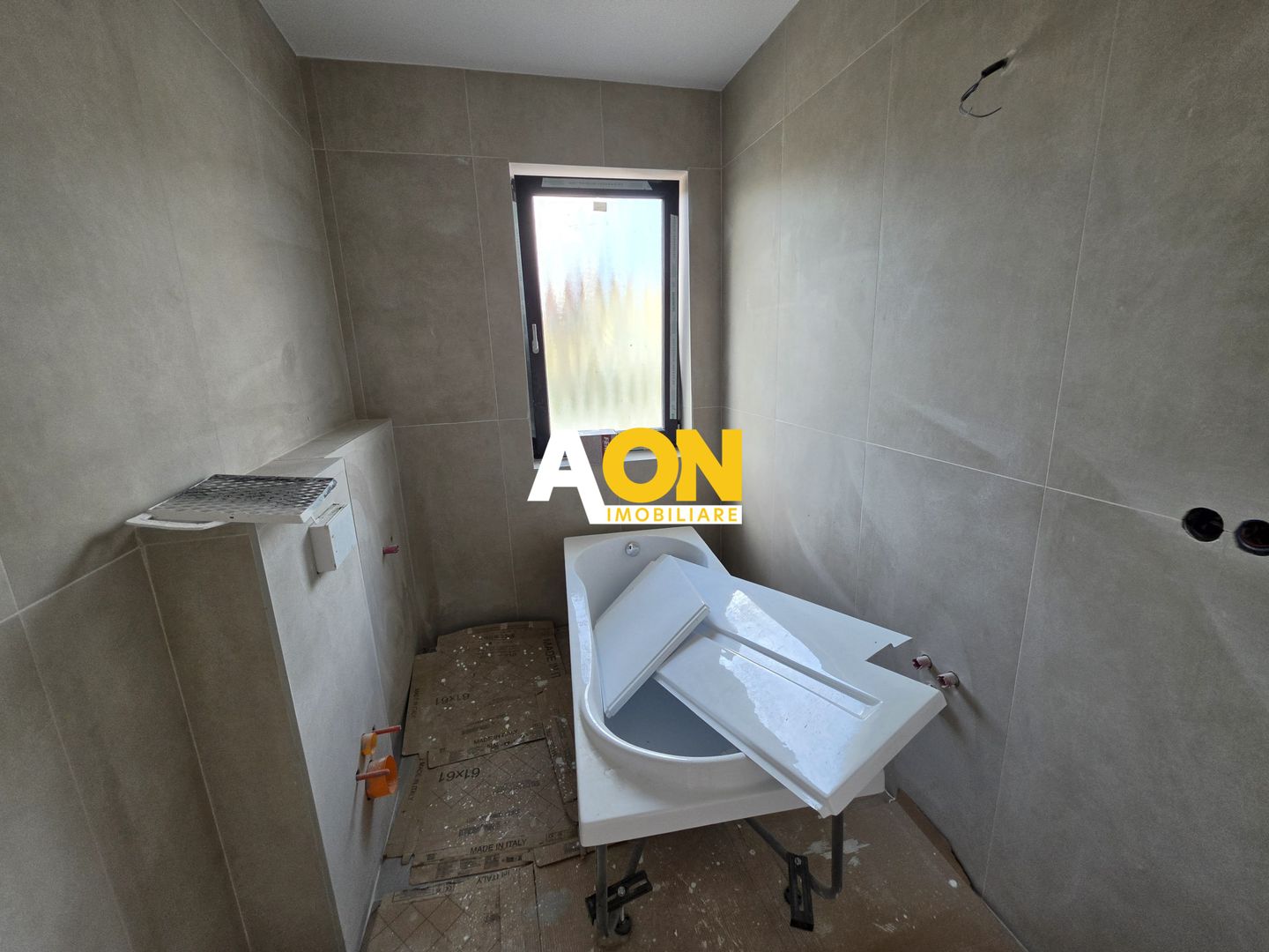 Duplex modern, 4 camere, curte 315 mp, predare mobilata,zonă liniștită - Poză 11