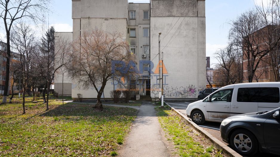 Apartament 3 camere, etaj 1 – zonă ultracentrală (Starea Civilă) - Poză 3
