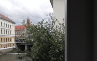 Apartament modern cu 2 camere in centrul orasului view spre somes - Poză 10
