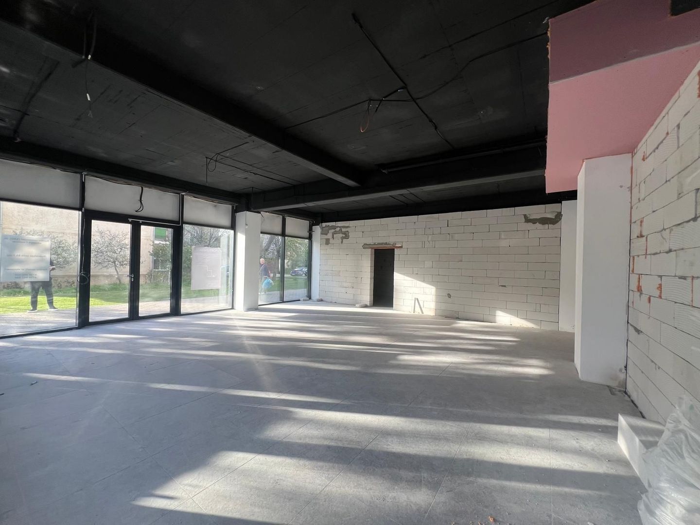 SPATIU COMERCIAL NOU CU MULTIPLE DESTINATII zona LIPOVEI - Poză 6