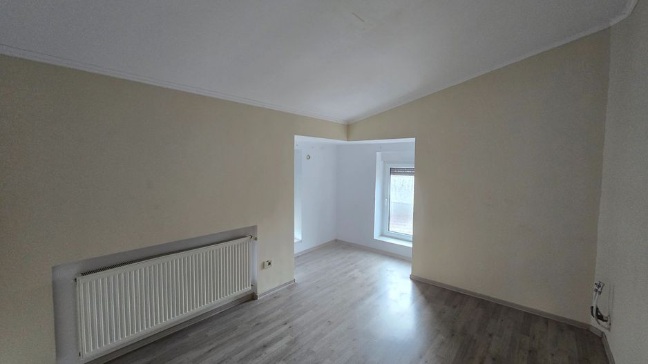 Etaj vila cu 5 camere, Dumbravita, Ideal pentru activitati comerciale - Poză 1