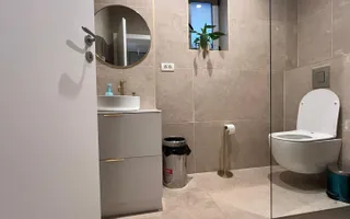 Spațiu comercial de vânzare – 247 mp utili, împărțiți în 2 unități - Poză 11