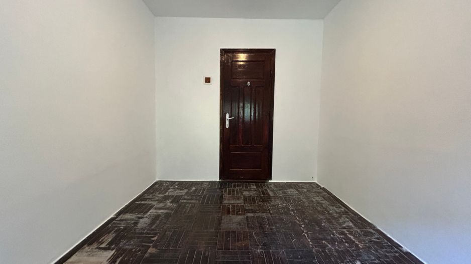 Apartament cu 3 camere și boxă în zona Complex KM5 - Poză 6
