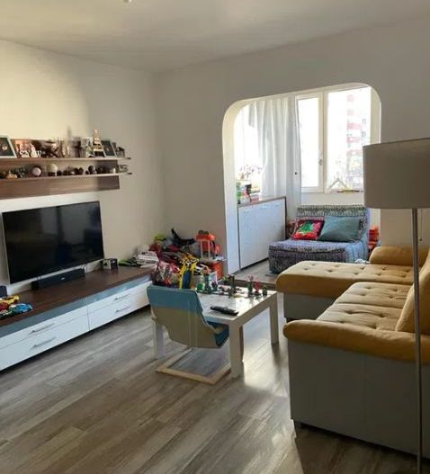 Apartament modern, centrala termica proprie, 2 locuri de parcare - Poză 1