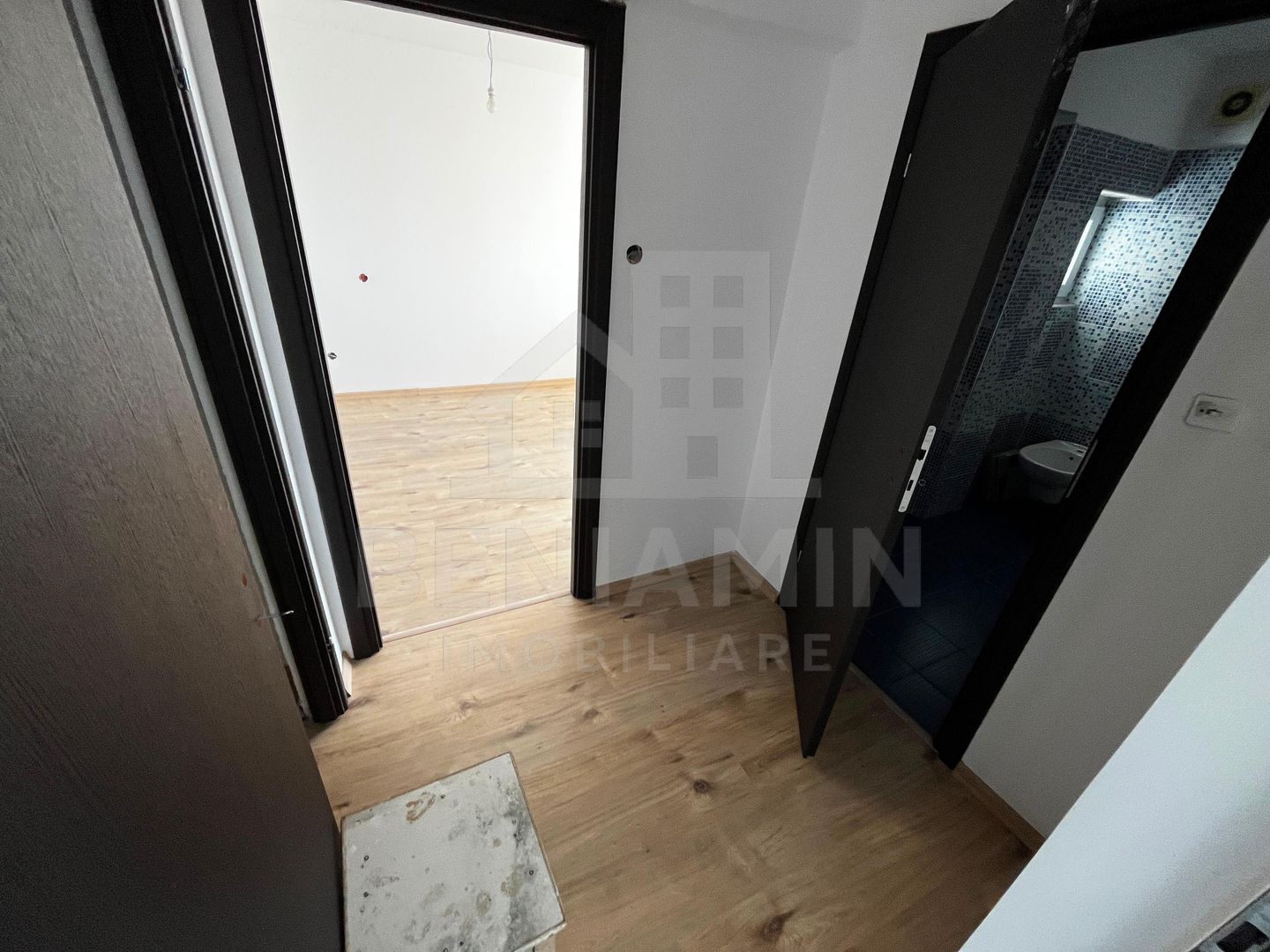 Ramada doua camere ultracentral modern 56mp balcon boxa - Poză 5