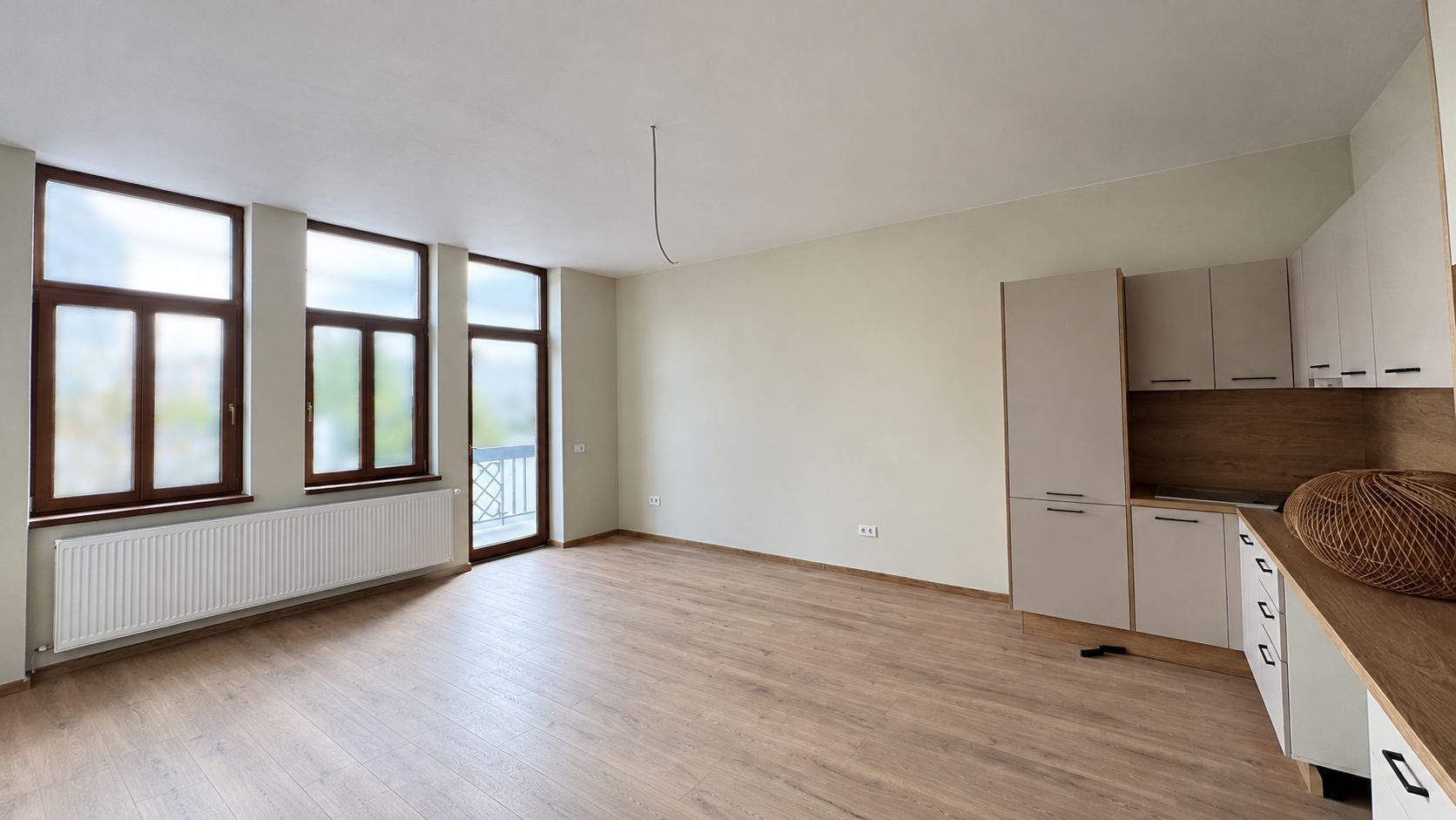 Apartament 3CAM DECOMANDATE 84MP ETAJ 1 - PIATA MIHAI VITEAZU - Poză 1