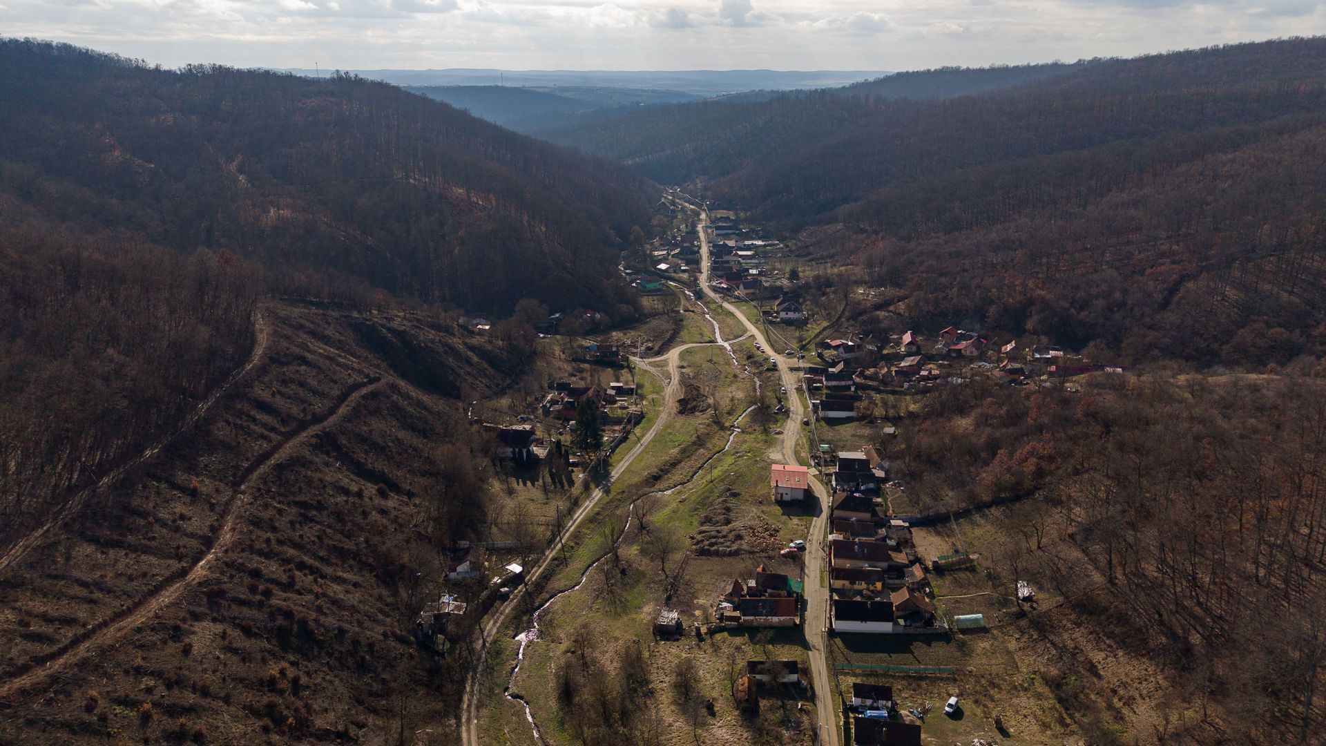 Casă cu teren de 284mp in Șoimoș - Poză 6