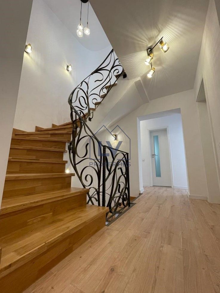 INCHIRIERE APARTAMENT 7 CAMERE | PIATA VICTORIEI - Poză 6