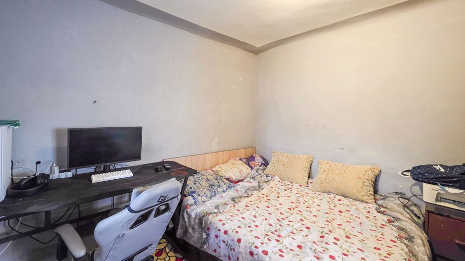 Ghencea – Casă individuală cu mare potențial, poziție excelentă ! - Poză 4