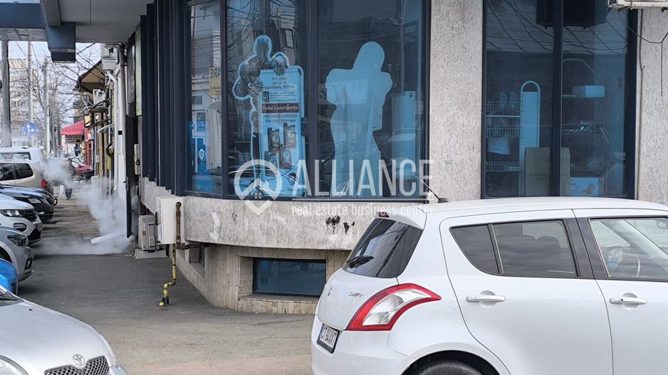 CENTRU ATELIERELOR - Spatiu comercial cu suprafata vitrata mare ! - Poză 19