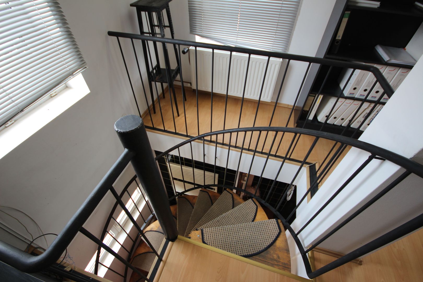 Imobil cu destinatie mixta - Poză 23