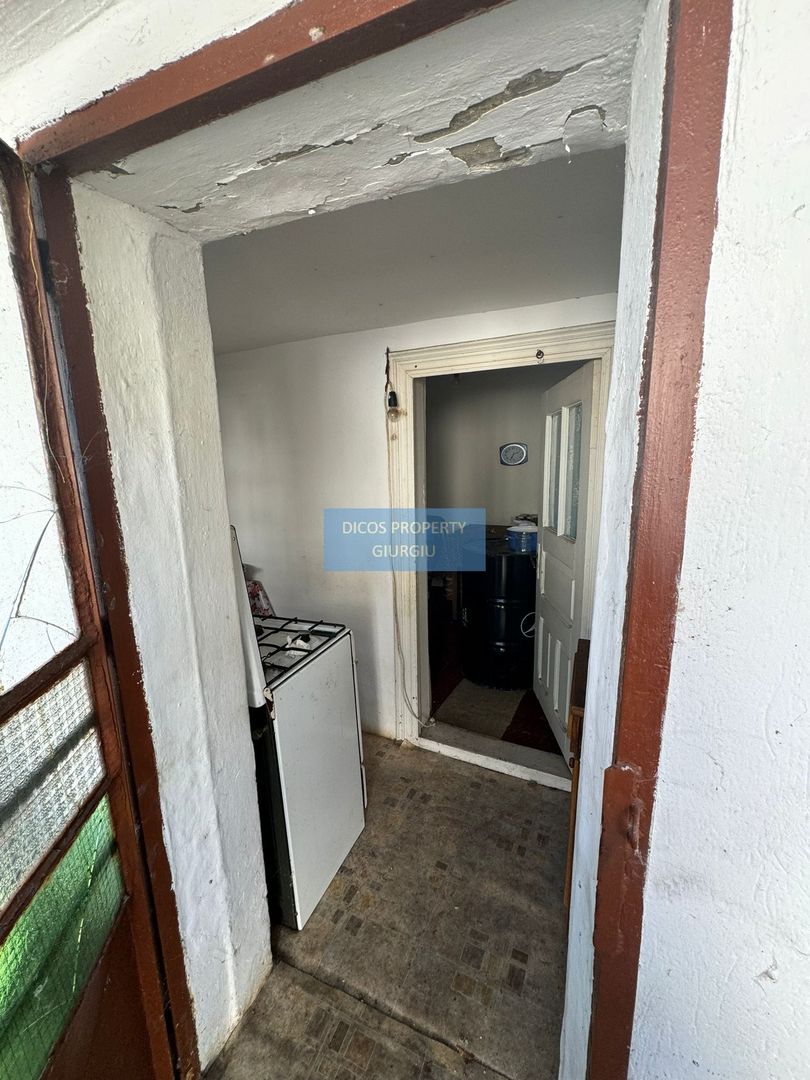 De vânzare  casă situată pe strada Mihail Sadoveanu - Poză 5