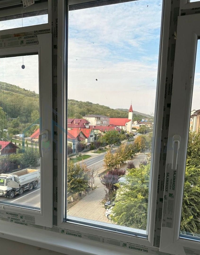 Apartament 3 camere, 67 mp, Tomești - Etaj 3, izolație termică nouă - Poză 3