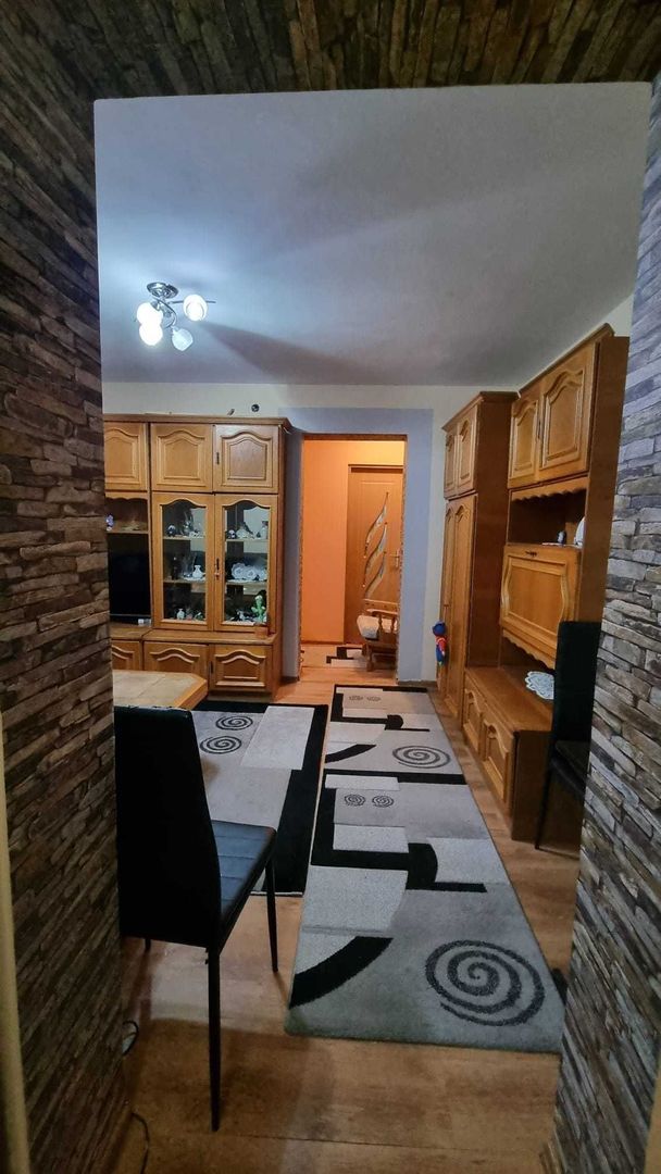 De vanzare apartament 3 camere - Poză 3