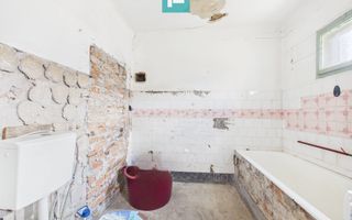 Casă cu teren de 1800 mp, în Buteni, Arad - Poză 12