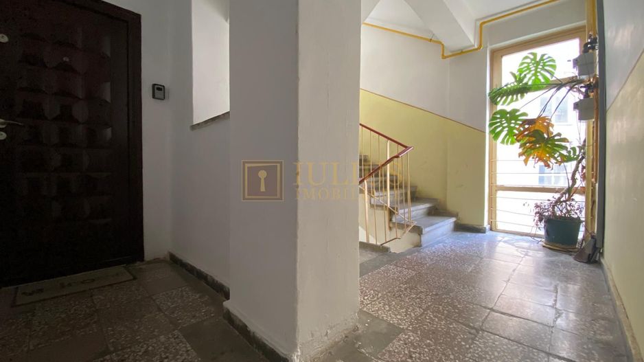 2 dormitoare, centrala proprie, bucatarie inchisa. Piața Libertatii. - Poză 21