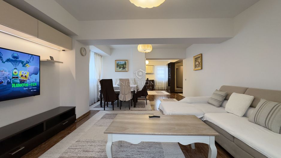 Apartament cu 3 camere, Parcare, P-ta Cipariu  zona Central - Poză 4