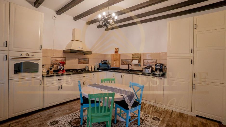 Cumpana - Casa Ideală pentru două familii. - Poză 5