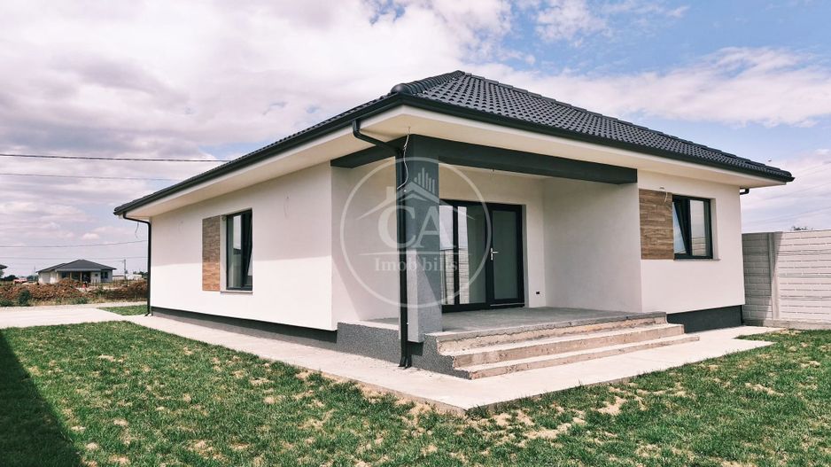 Casa de vanzare cu 4 camere in Santandrei, Bihor - Poză 1