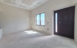 Casa generoasa cu 5 camere, 2 bai, dressing si parcare – Sura Mica - Poză 17