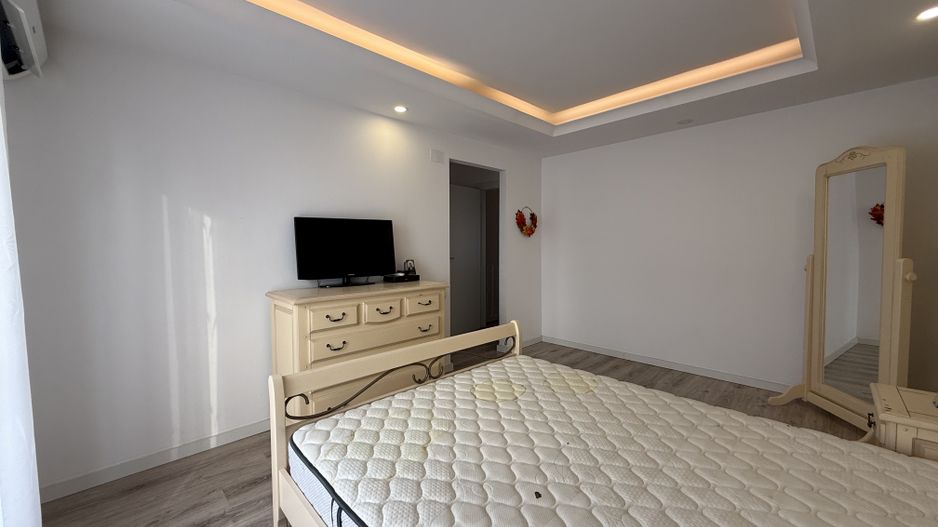 Vila cu 2 dormitoare si 3 bai | Cosmopolis | aproape de Mall | Piscina - Poză 9