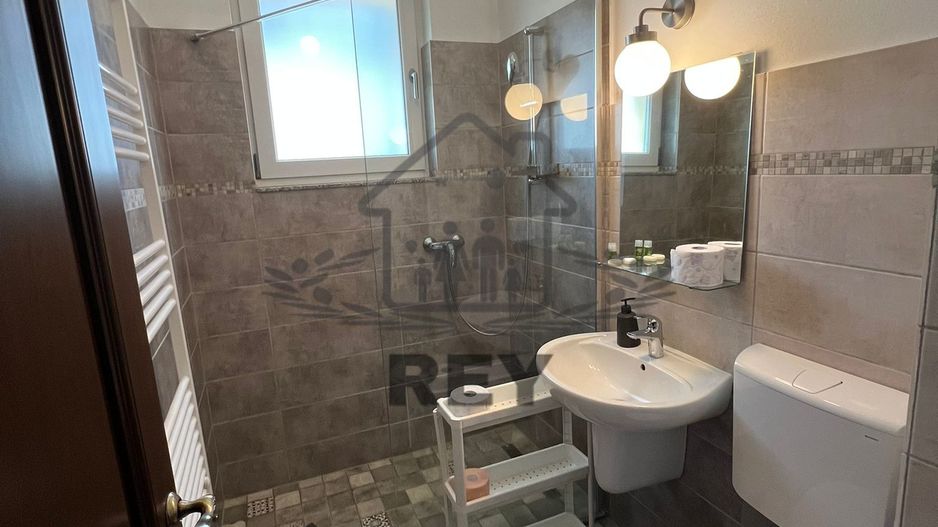 Casă de vacanța / Vilă în Păltiniș cu piscina acoperită și încălzită - Poză 12