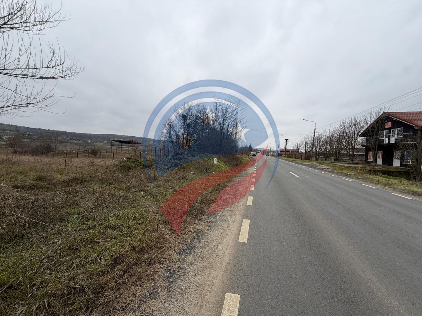 TEREN INTRAVILAN TOATE UTILITATILE LA 13 KM CRAIOVA - Poză 1