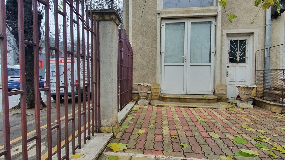 Spatiu comercial 39,22 mp + 18,17 mp pivnita + curte 18 mp - sos. Viilor - Poză 20