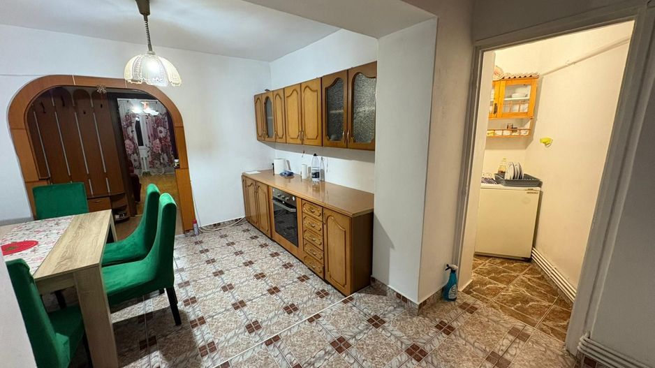 Apartament 3 camere decomandat 74 M² utili zona Lenin Nicolae Iorga - Poză 3