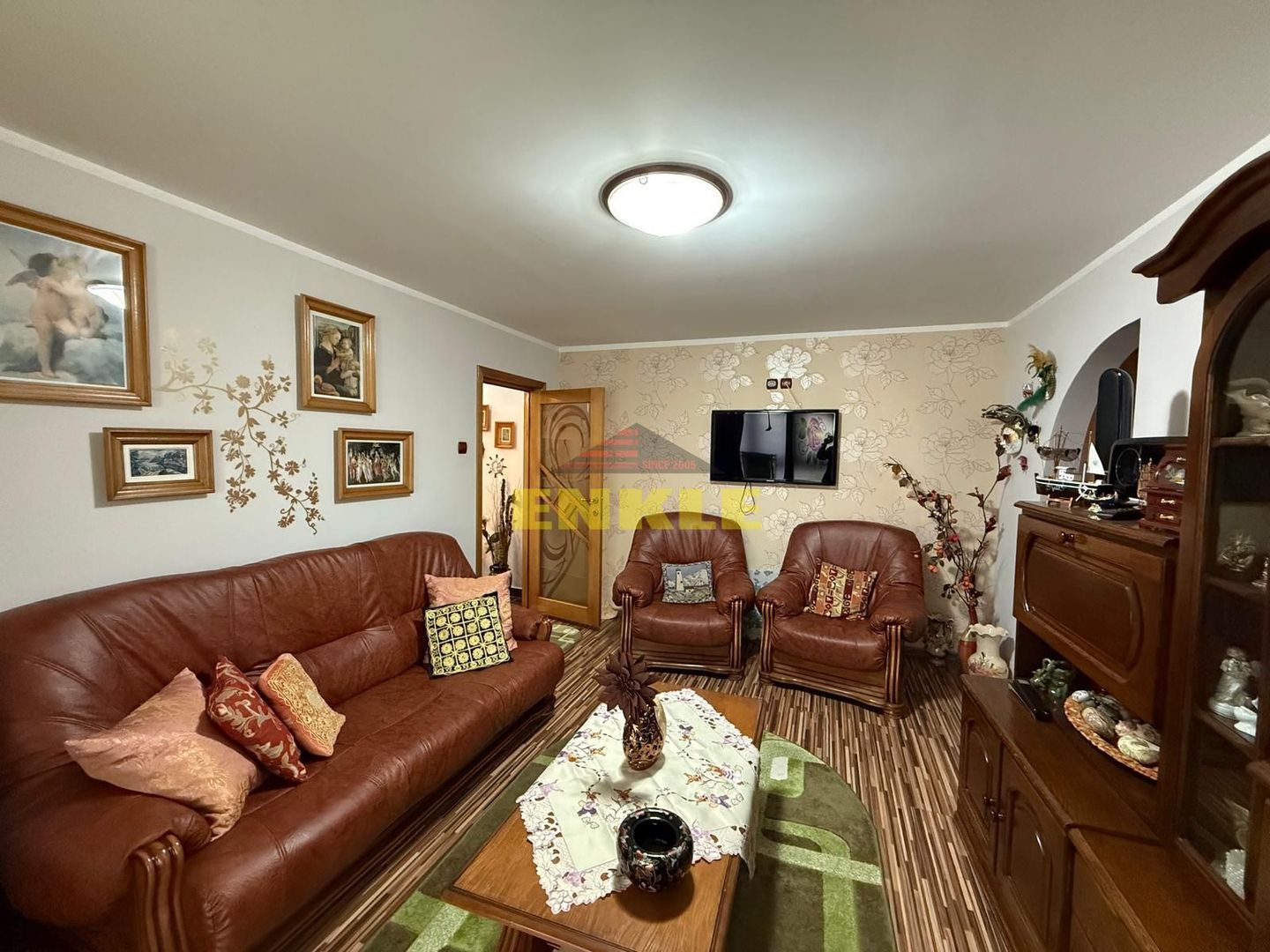 Vânzare apartament 2 camere – Zona Bucovina, etaj 1 - Poză 1