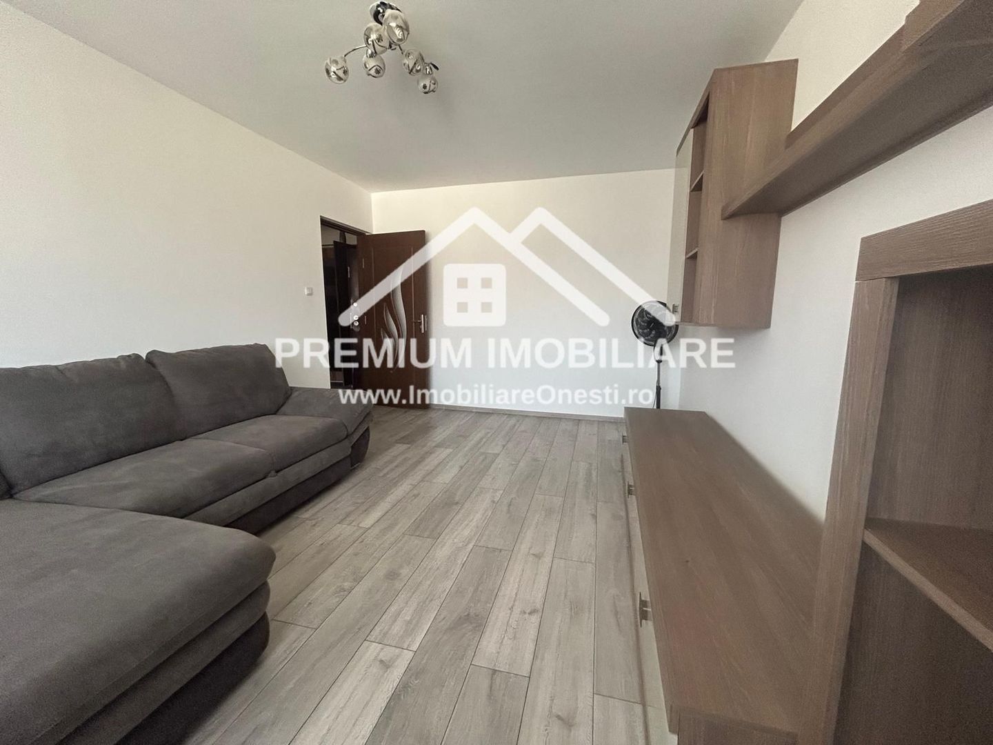 Apartament 2 camere decomandate in zona de sus - Poză 1