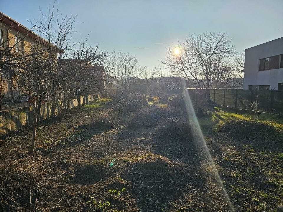 Teren intravilan 600mp, zona Kamsas - Poză 1