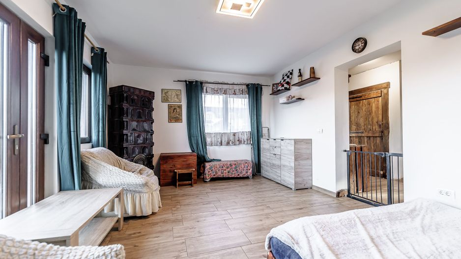 PROPRIETATE VÂNDUTĂ! Casă cochetă lângă pădure, în Zădăreni. - Poză 5