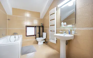 Vilă premium 11 camere | Dămăroaia | saună | fitness | teren 1.000mp - Poză 21