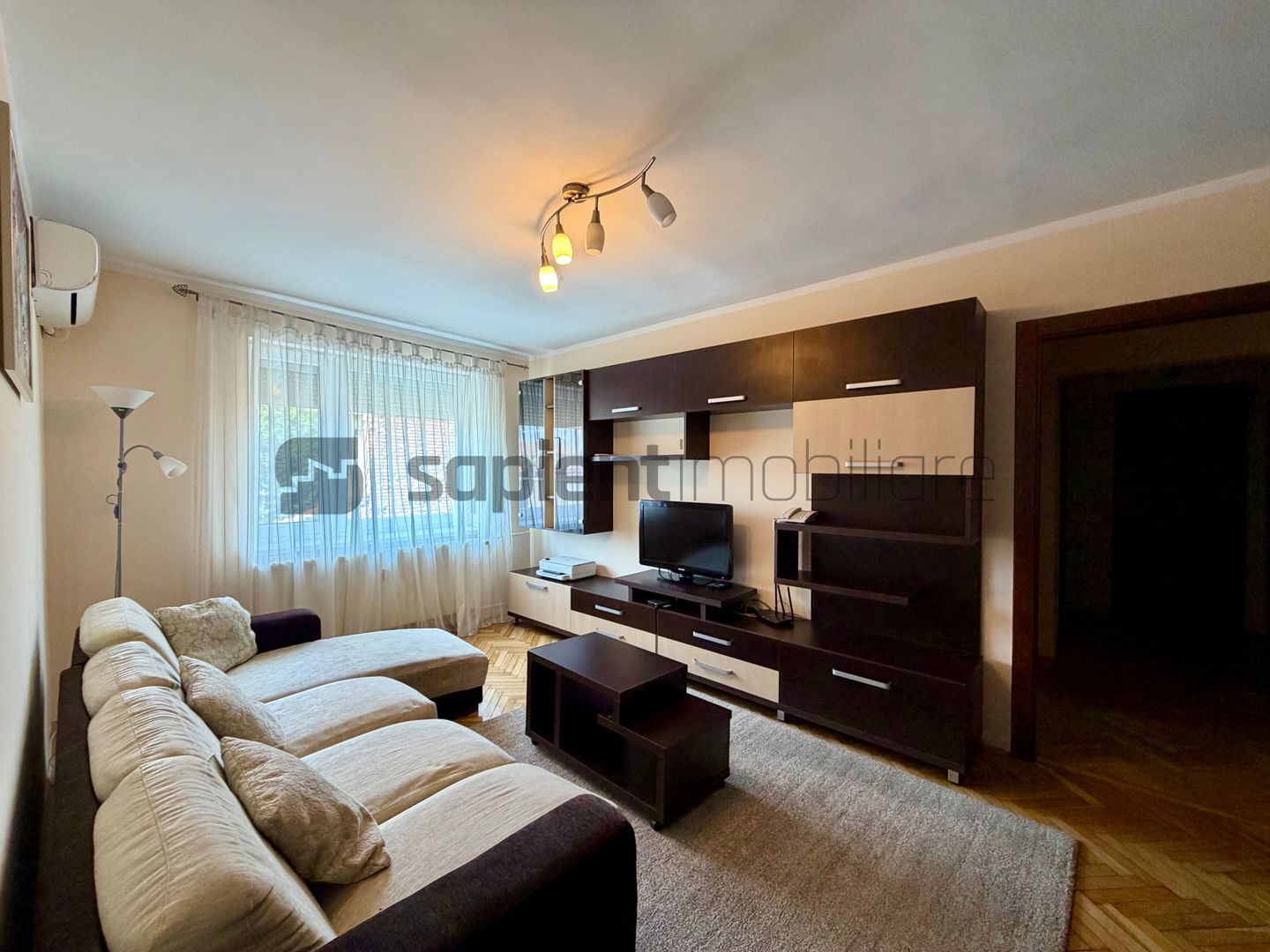 Apartament cu 3 camere | Piața Cetății – Centru Civic, Oradea - Poză 1