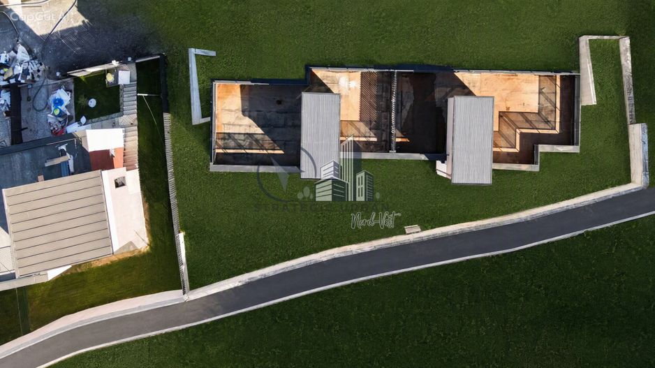 Duplex semifinisat cu terasă circulabilă și curte proprie – Florești - Poză 3