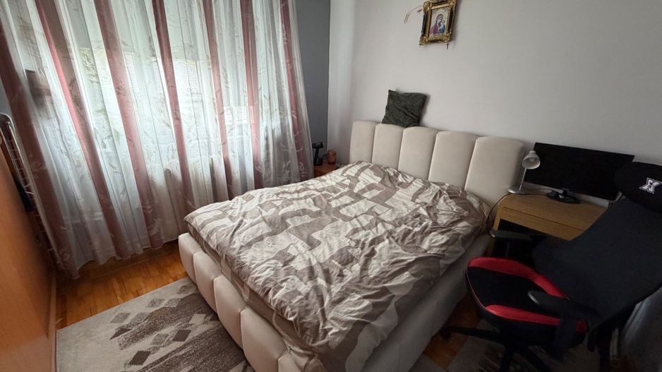 Apartament 2 camere, etaj 2 - Cugir - Poză 1