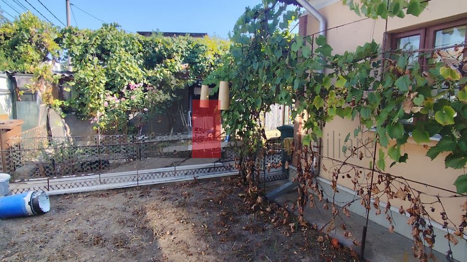 Casa de vanzare + teren in zona Jiului (Bucurestii Noi) - Poză 2