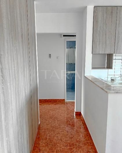 Apartament cu 2 camere decomandate, boxă 10 mp, Între Lacuri. - Poză 4