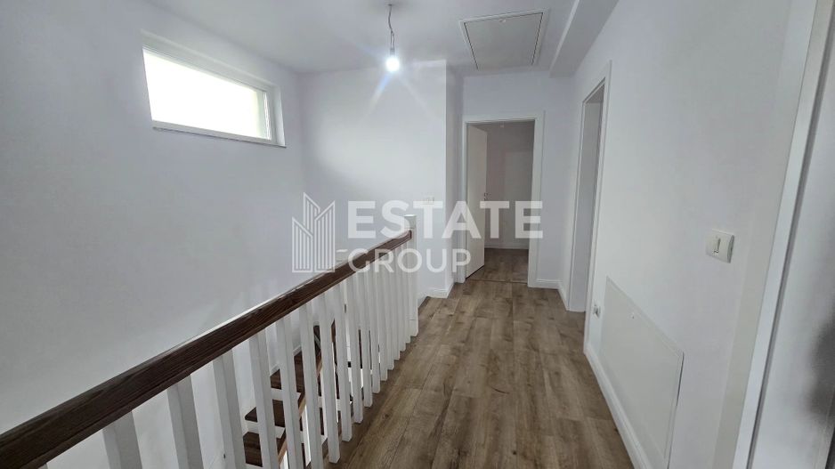 Duplex cu 5 camere despartit prin garaj in Giarmata - Poză 7