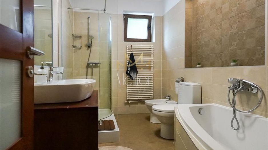 ?** Apartament modern si spatios cu 4 camere panorama Gruia ** - Poză 21