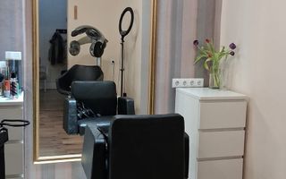 Spatiu cu punct de lucru coafor manichiura gene ultracentral Balcescu - Poză 1