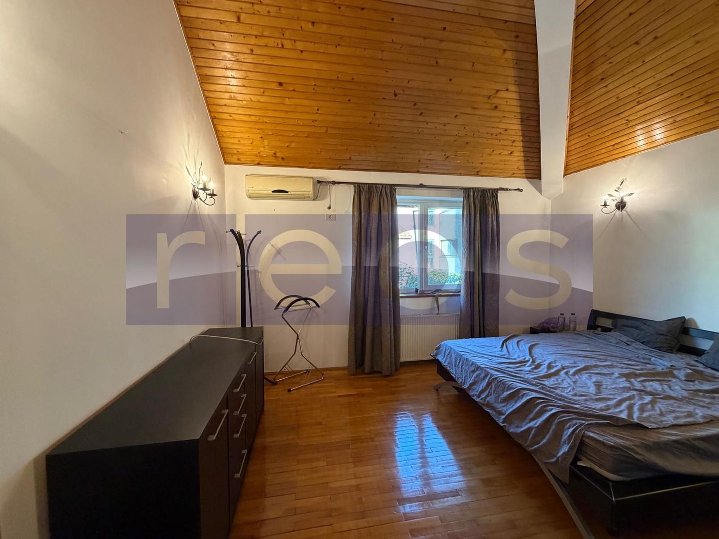 INCHIRIERE VILA DEOSEBITA HERASTRAU 213MP | MOBILATA-UTILATA-PARCARE - Poză 17