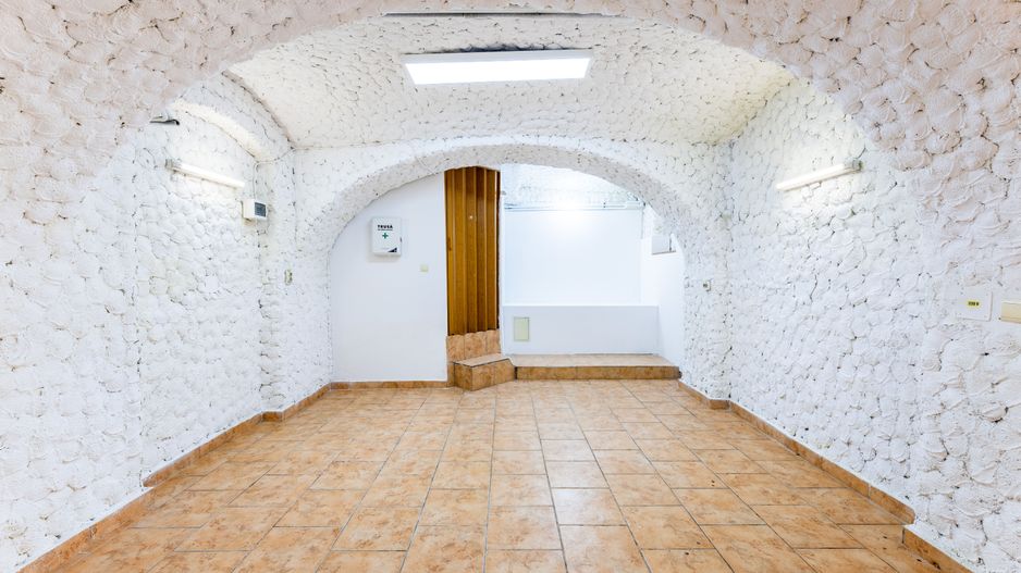 SPAȚIU COMERCIAL CENTRAL - Poză 1