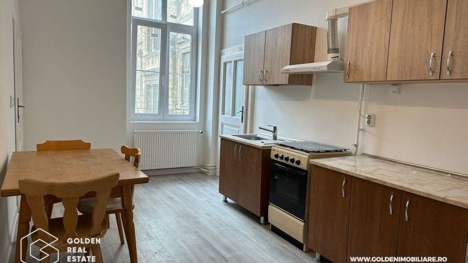 Spatiu birou, Bulevardul Revolutiei, Palatul Cenad, etaj 1 - Poză 2