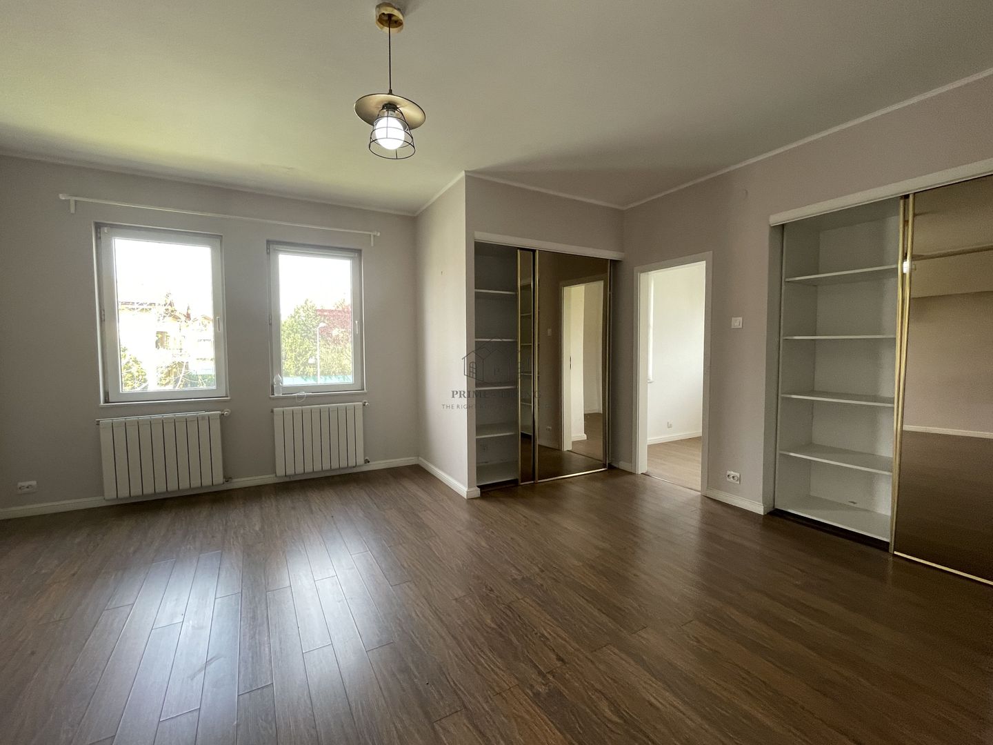 VILA SPATIOASA LA INCHIRIERE IN ZONA PIPERA LANGA SCOLI - Poză 4