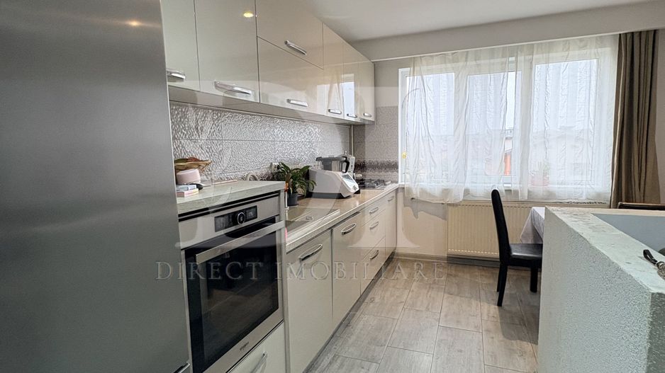 Apartament cu 3 camere - zona str.Ioan Rus - Poză 6