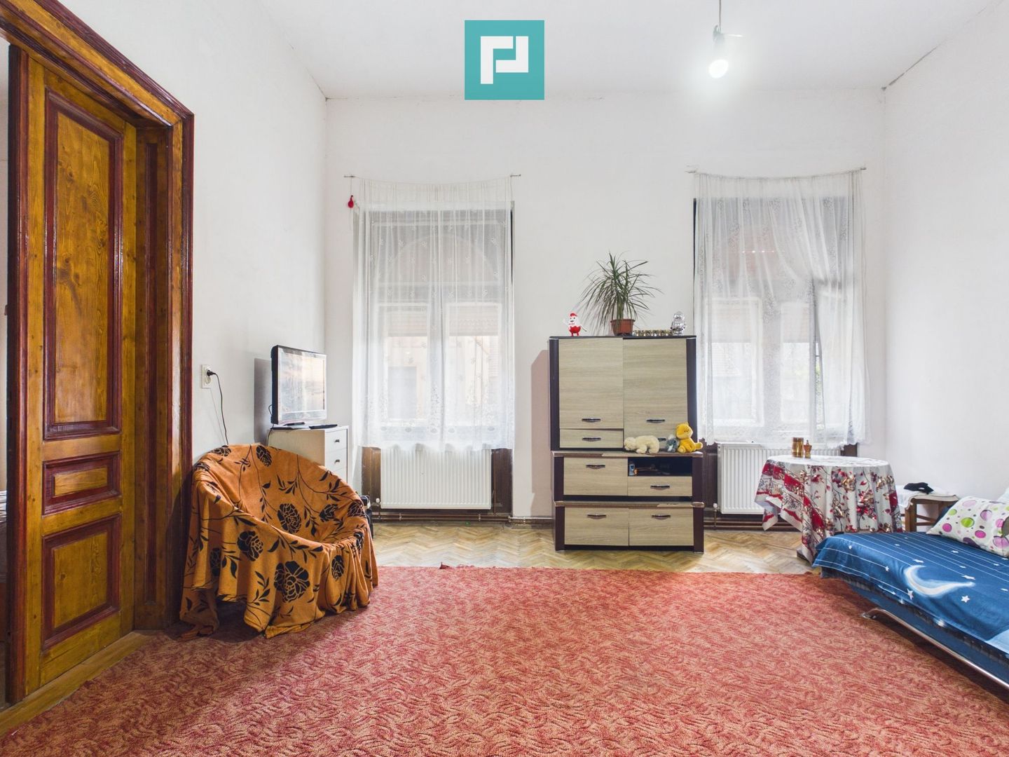 Apartament cu 2 camere,  75 mp, central, Arad - Poză 1