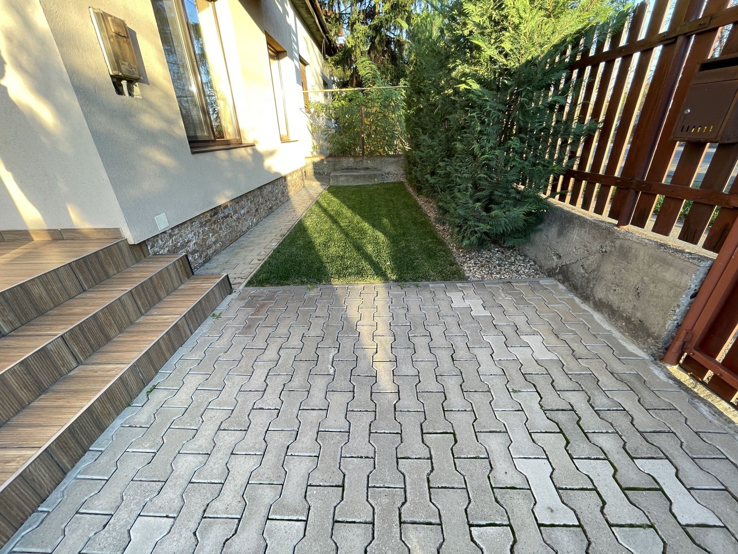Casa moderna, frumos amenajata in zona Bogdanestilor - Poză 32