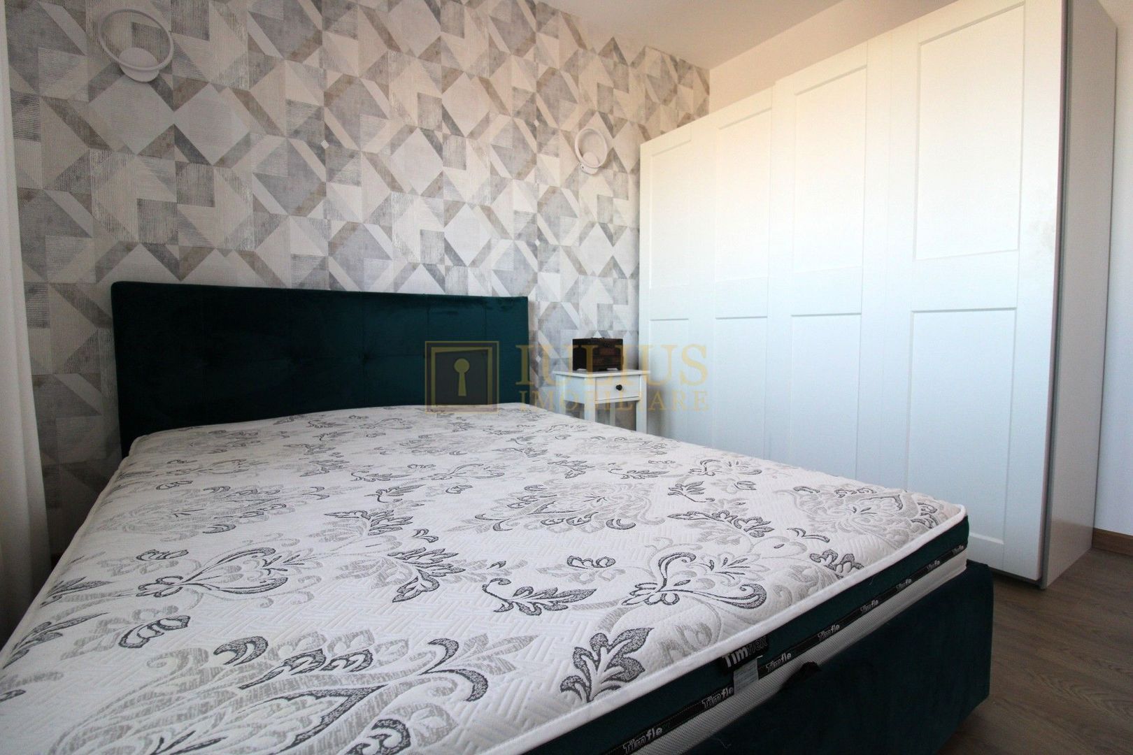 Casă modernă 3 camere, mobilată complet, curte 300 mp - Poză 11